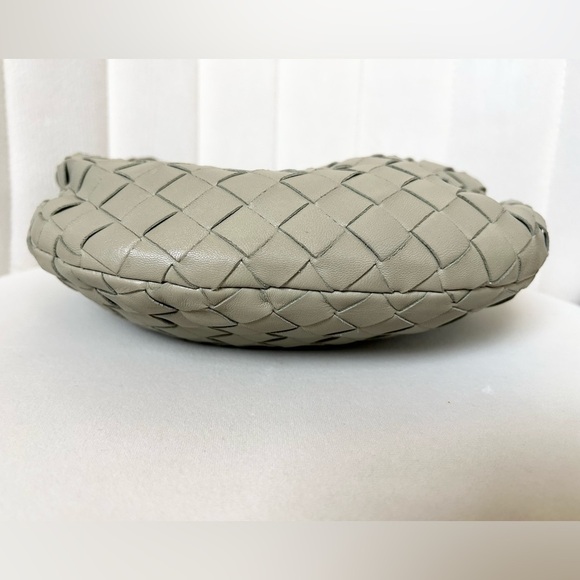 Bottega Veneta Mini Jodie
Intrecciato Sauge Sage Leather Knot
Gold Hardware - Picture 3 of 10